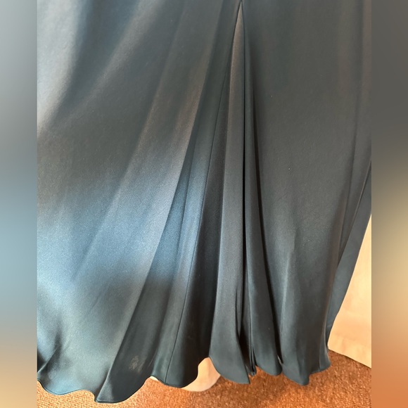 NWT Jones New York Dress, Size 8, Peacock Blue Pleated Back, 100% Silk - Picture 8 of 10